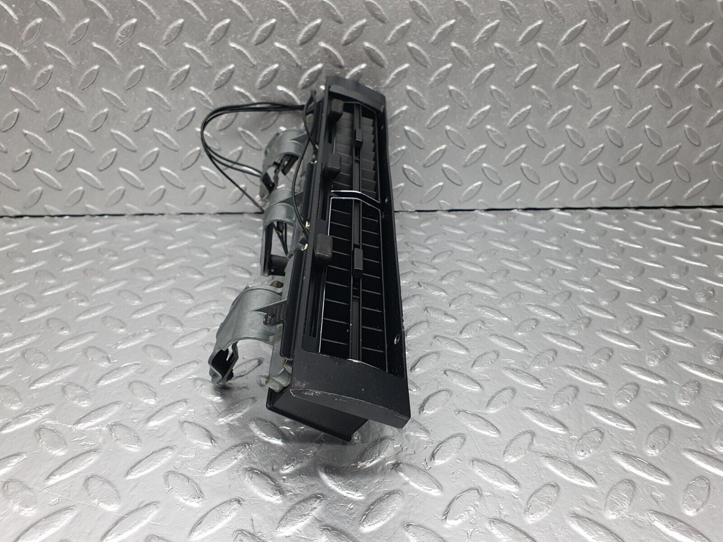 43697 Mercedes-Benz C126 380SEC Coupe Dashboard Centre Air Vent 1268310030 1268300054 1268310130