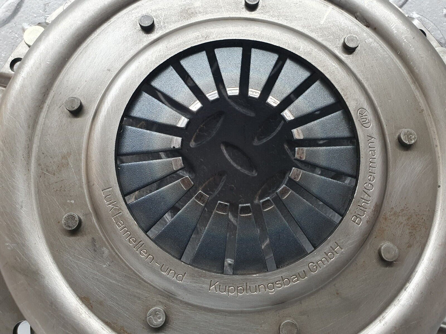 42754 Mercedes-Benz W201 190 2.0L Clutch Pressure Plate Luk 0042505304