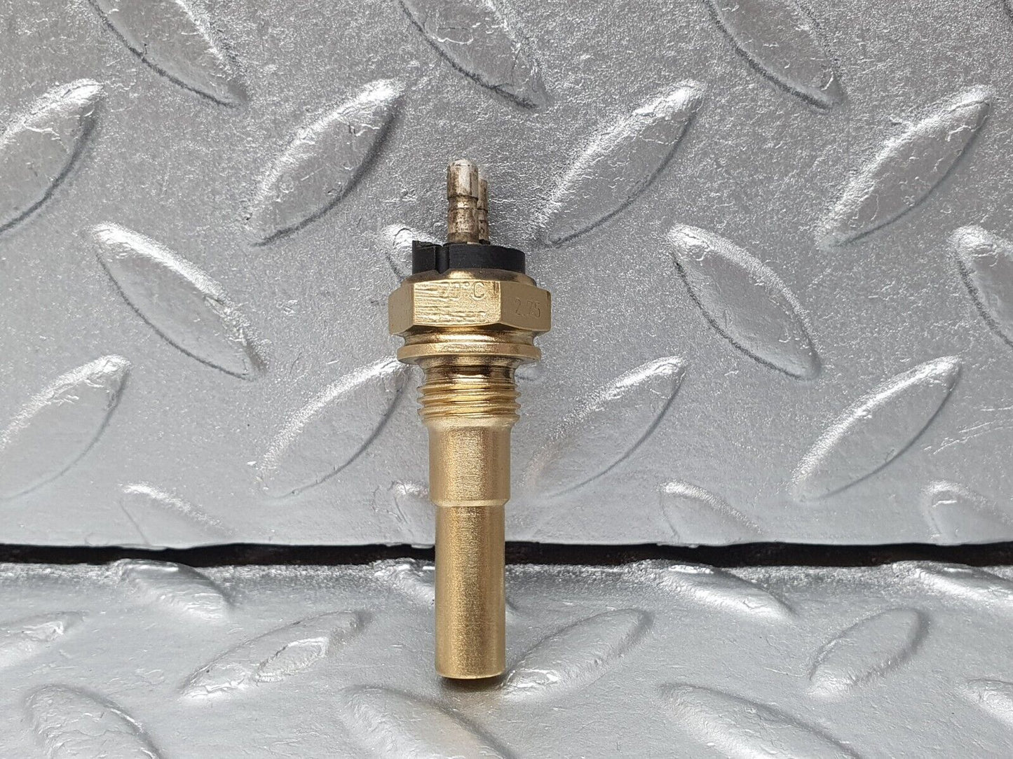 41354 Mercedes-Benz R107 Coupe Coolant Temperature Sensor VDO
