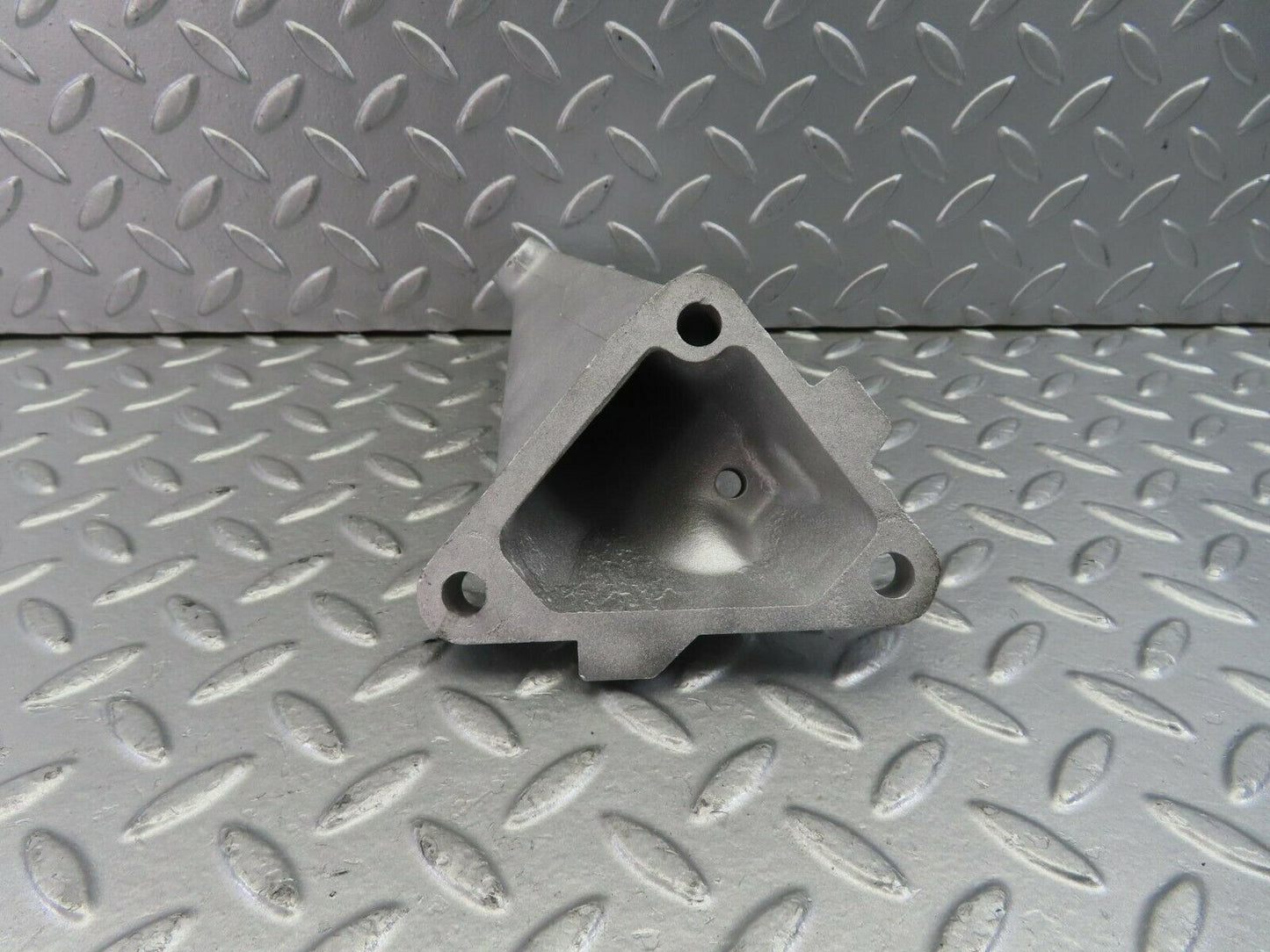 10807 Mercedes-Benz W123 230E Engine Mount Bracket Left Side 1022230504