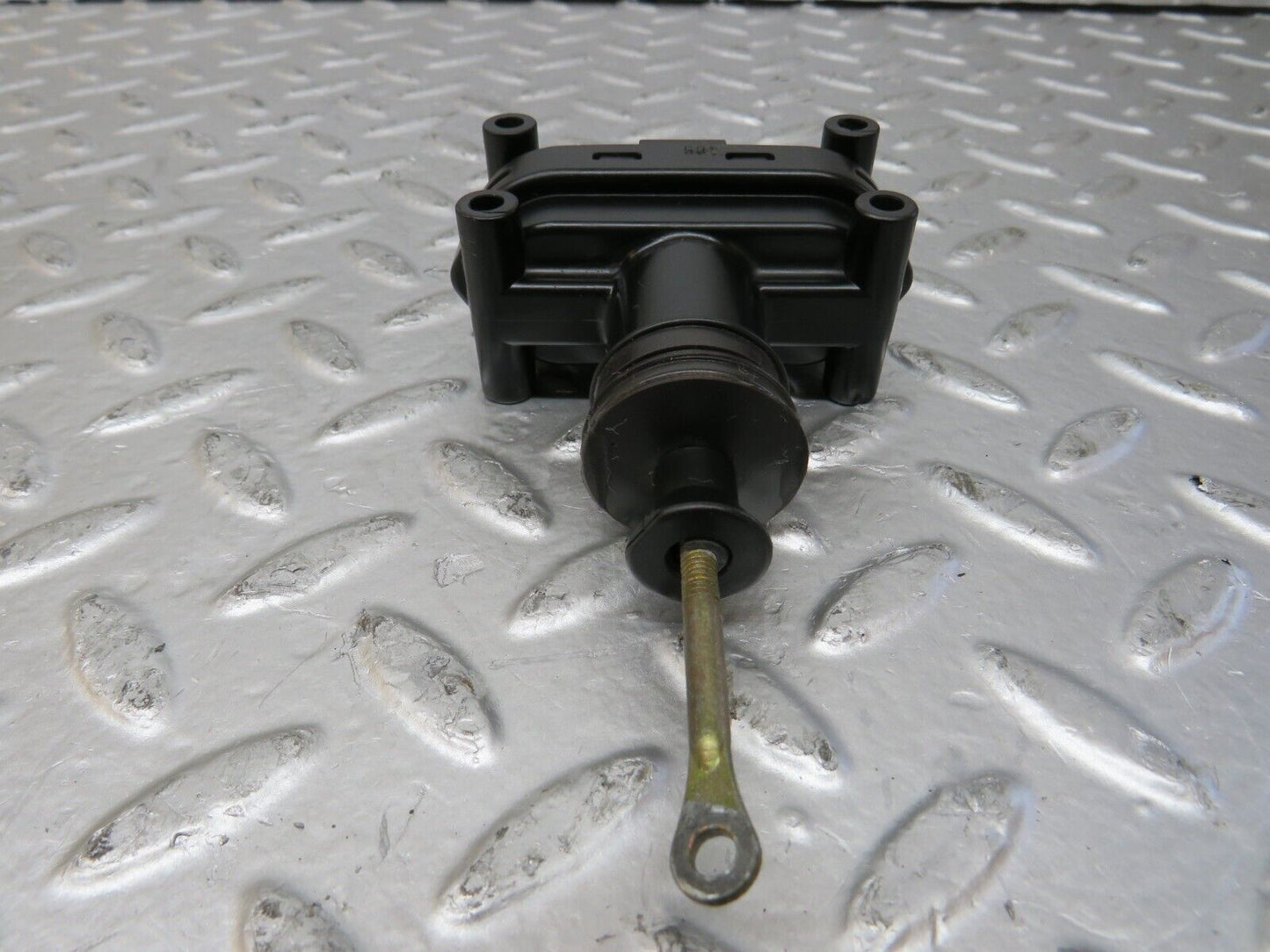 25922 Mercedes-Benz W124 280E Door Lock Vacuum Actuator