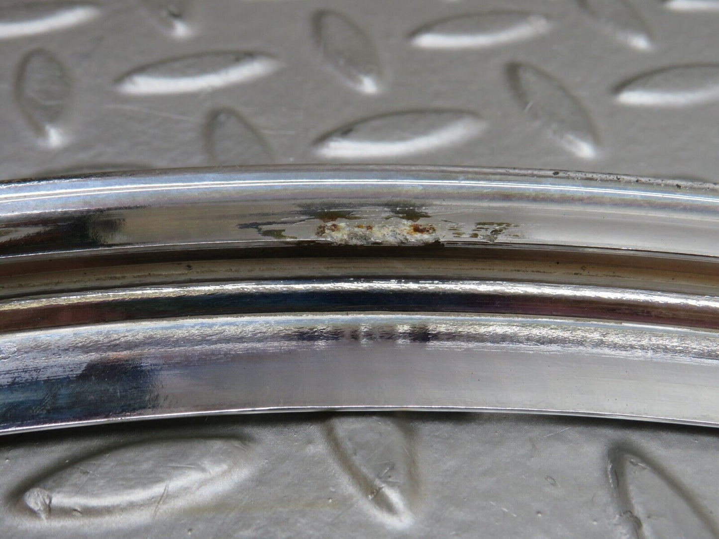 37381 Mercedes-Benz W109 300SEL Front Windscreen Chrome Frame