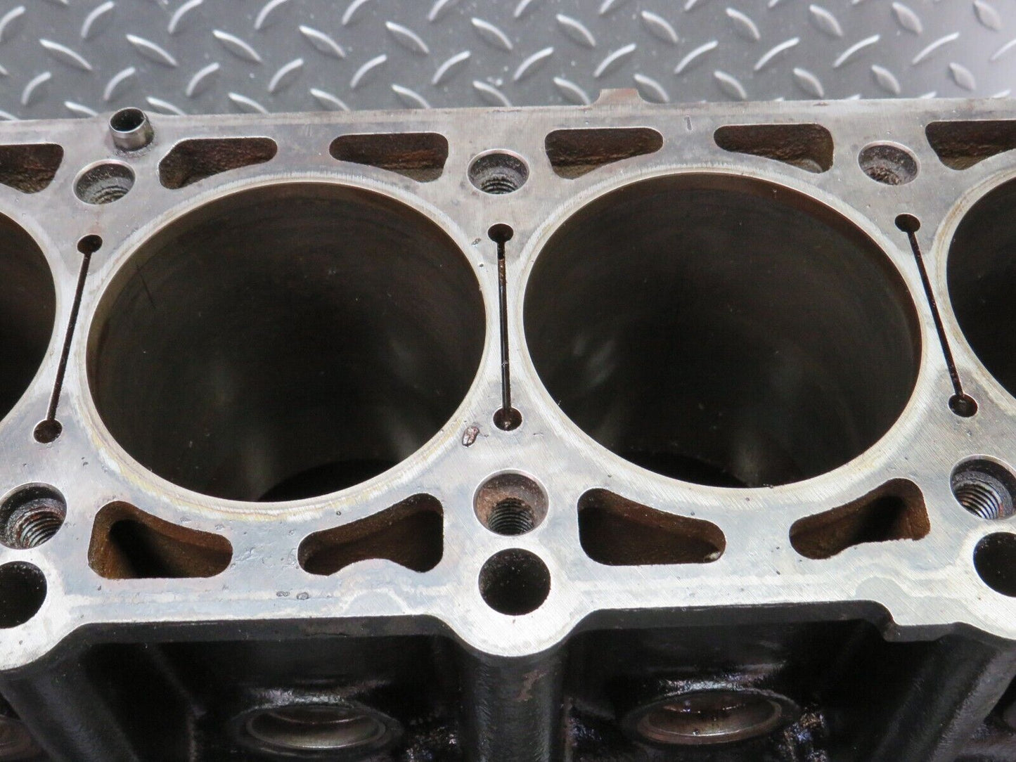 32725 Mercedes-Benz S124 300TE Wagon Engine Block M103.981 1030110401