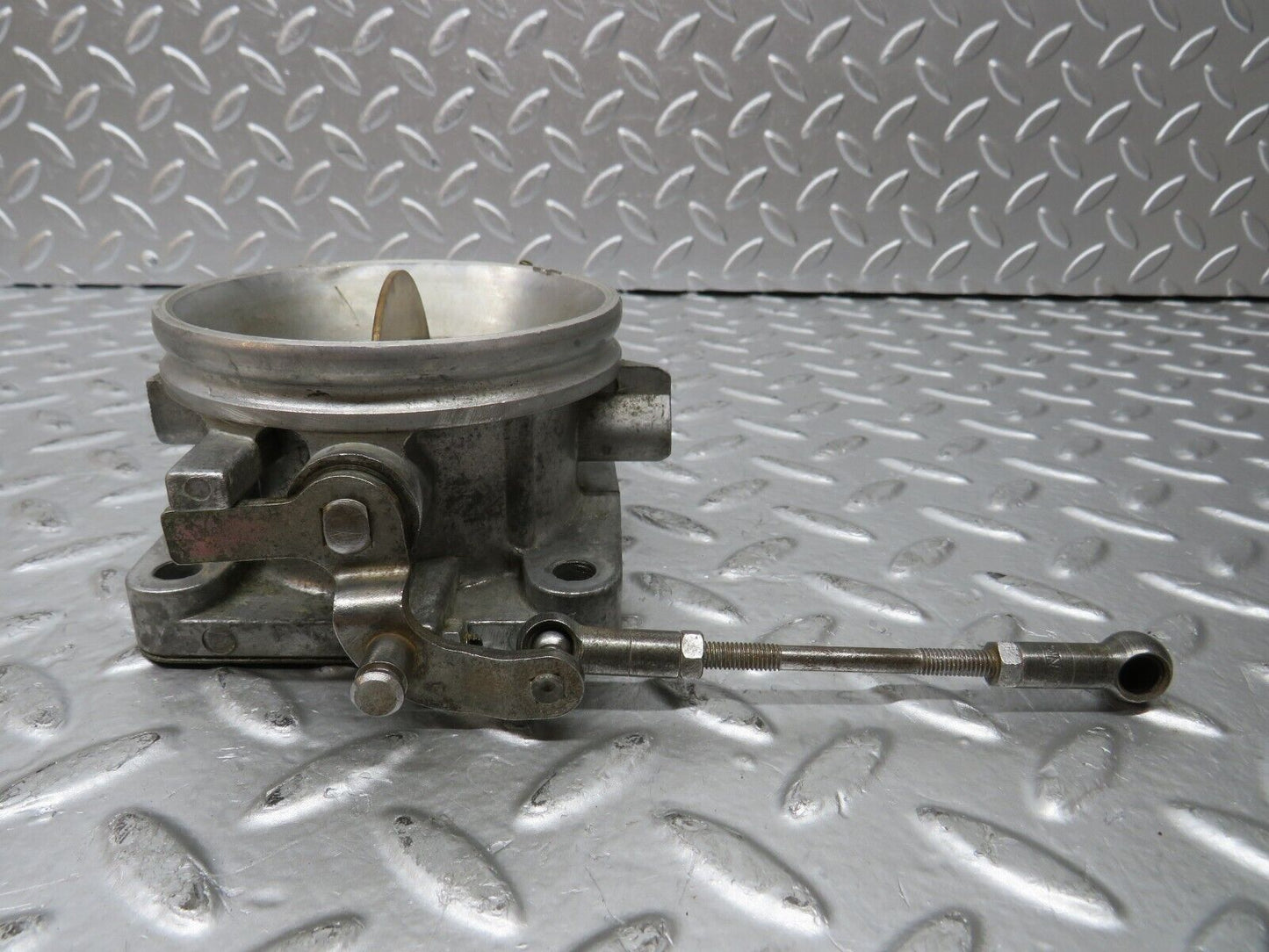 26316 Mercedes-Benz W116 450SE Throttle Body Valve
