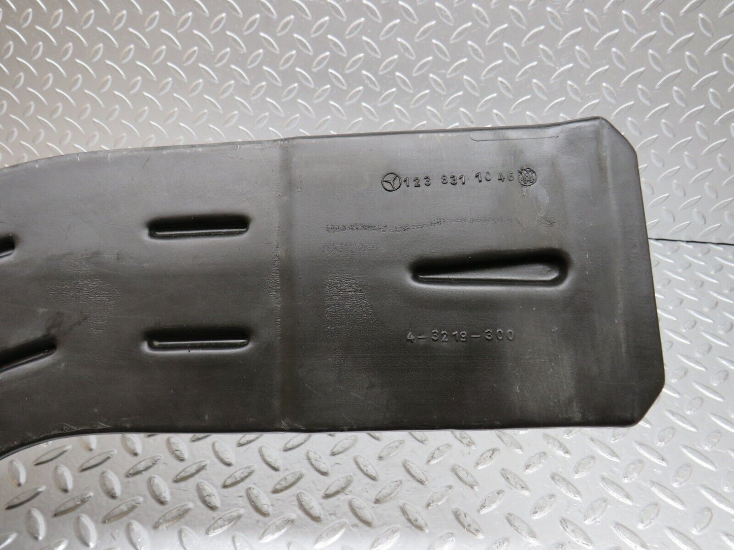0491 Mercedes-Benz W123 230E Air Duct Heater Ventilation Right 1238311046