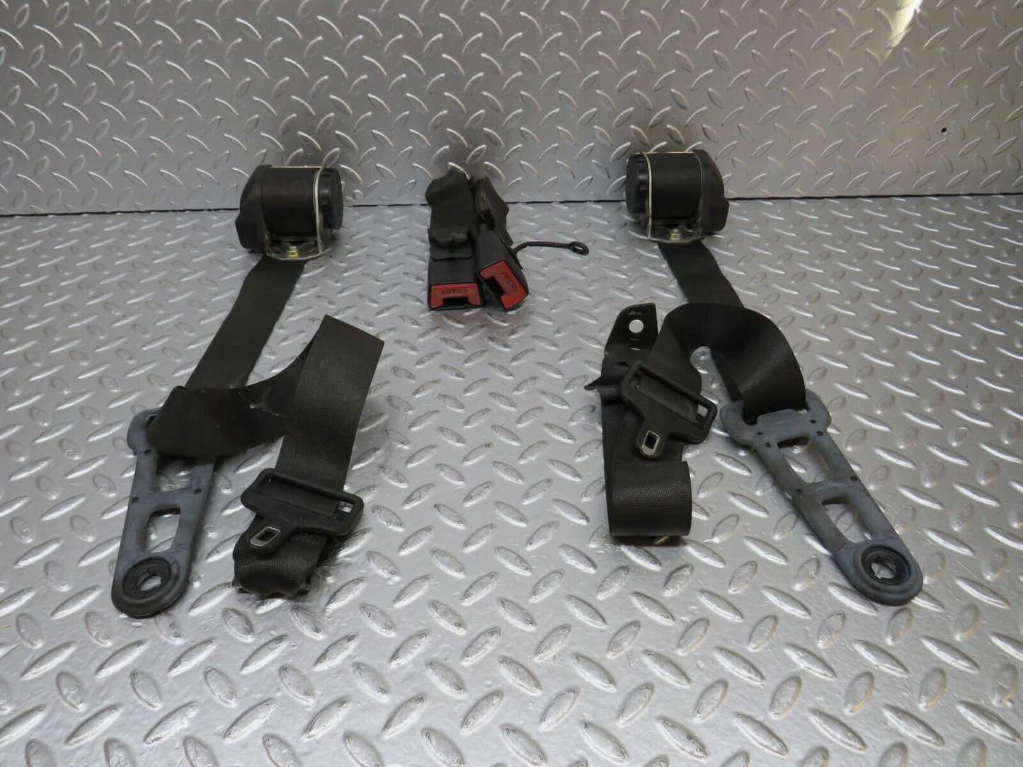 31539 Mercedes-Benz S124 220TE Third Row Seat Belt Set 1248602885 1248602785