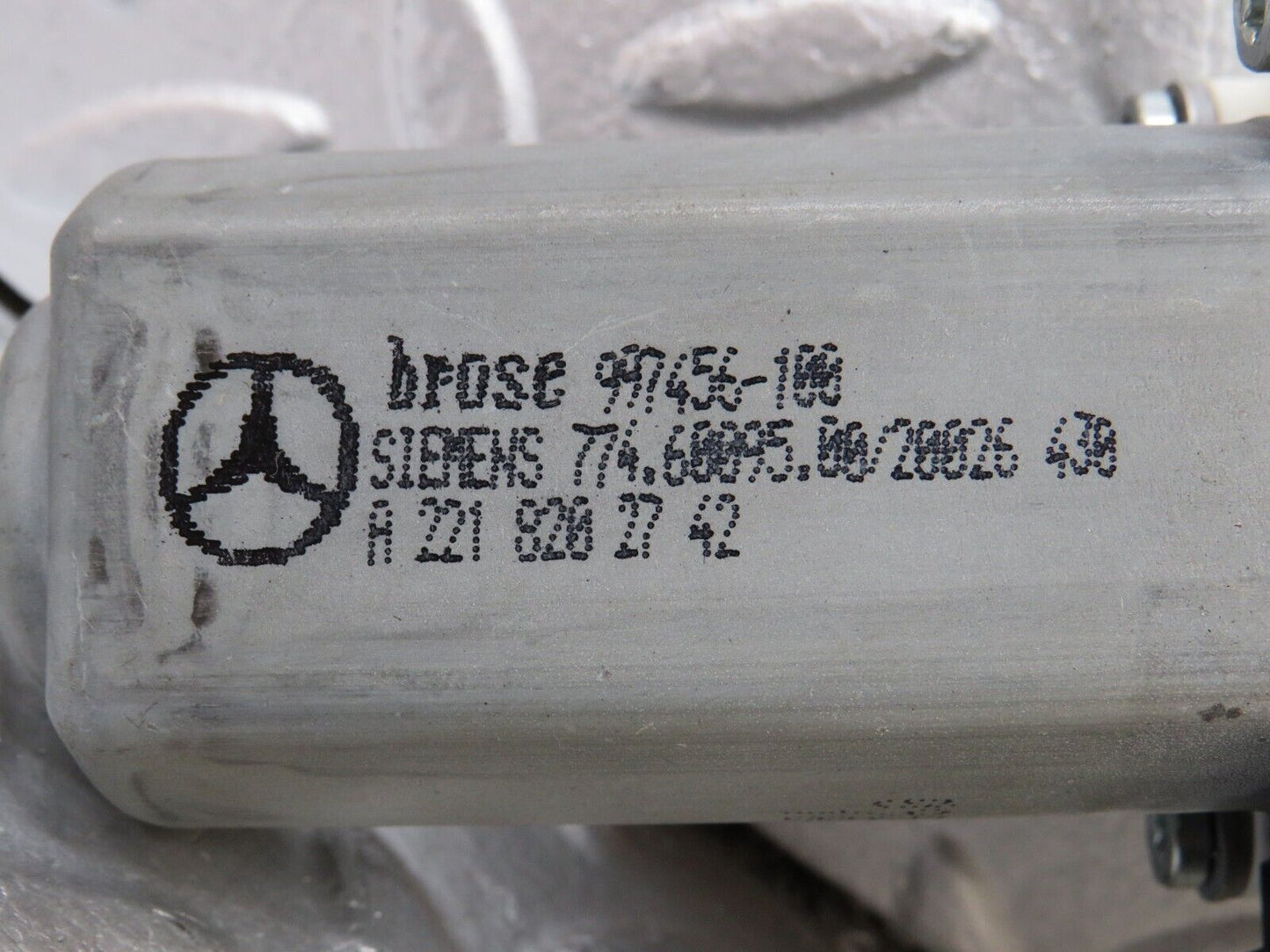 35173 Mercedes-Benz W221 Front Left Window Regulator Motor 2218202742