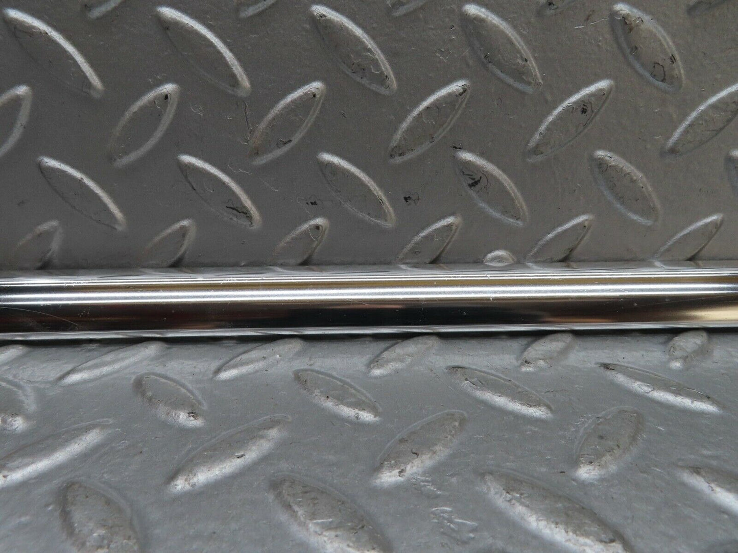19124 Mercedes-Benz W123 300D Rear Right Door Chrome Moulding Trim