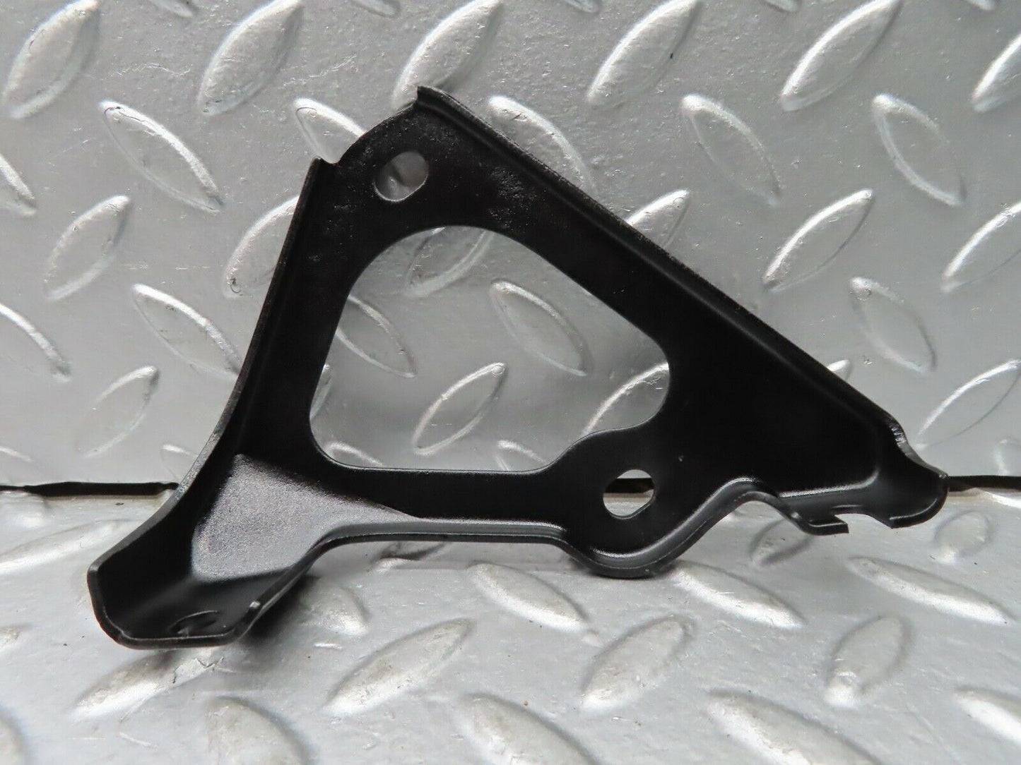 21276 Mercedes-Benz W123 230E Starter Motor Bracket