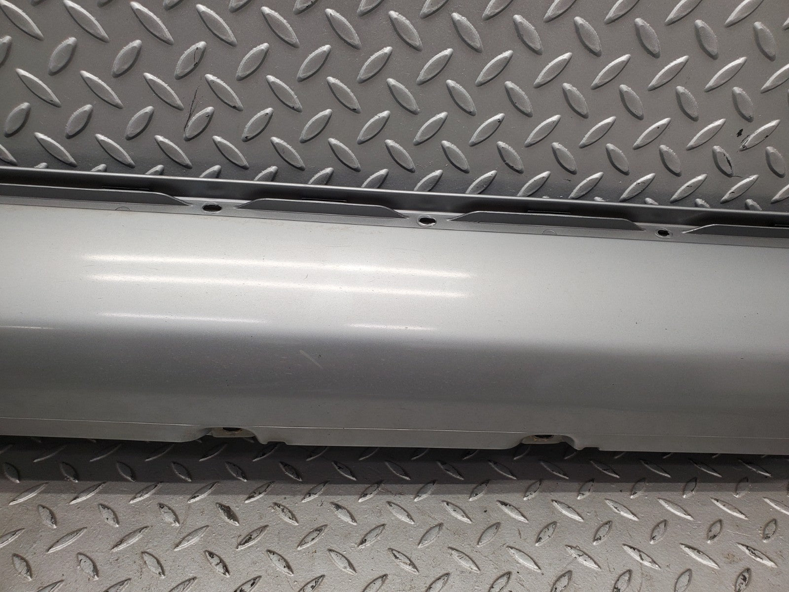 W124 Wagon side skirt right side used OEM