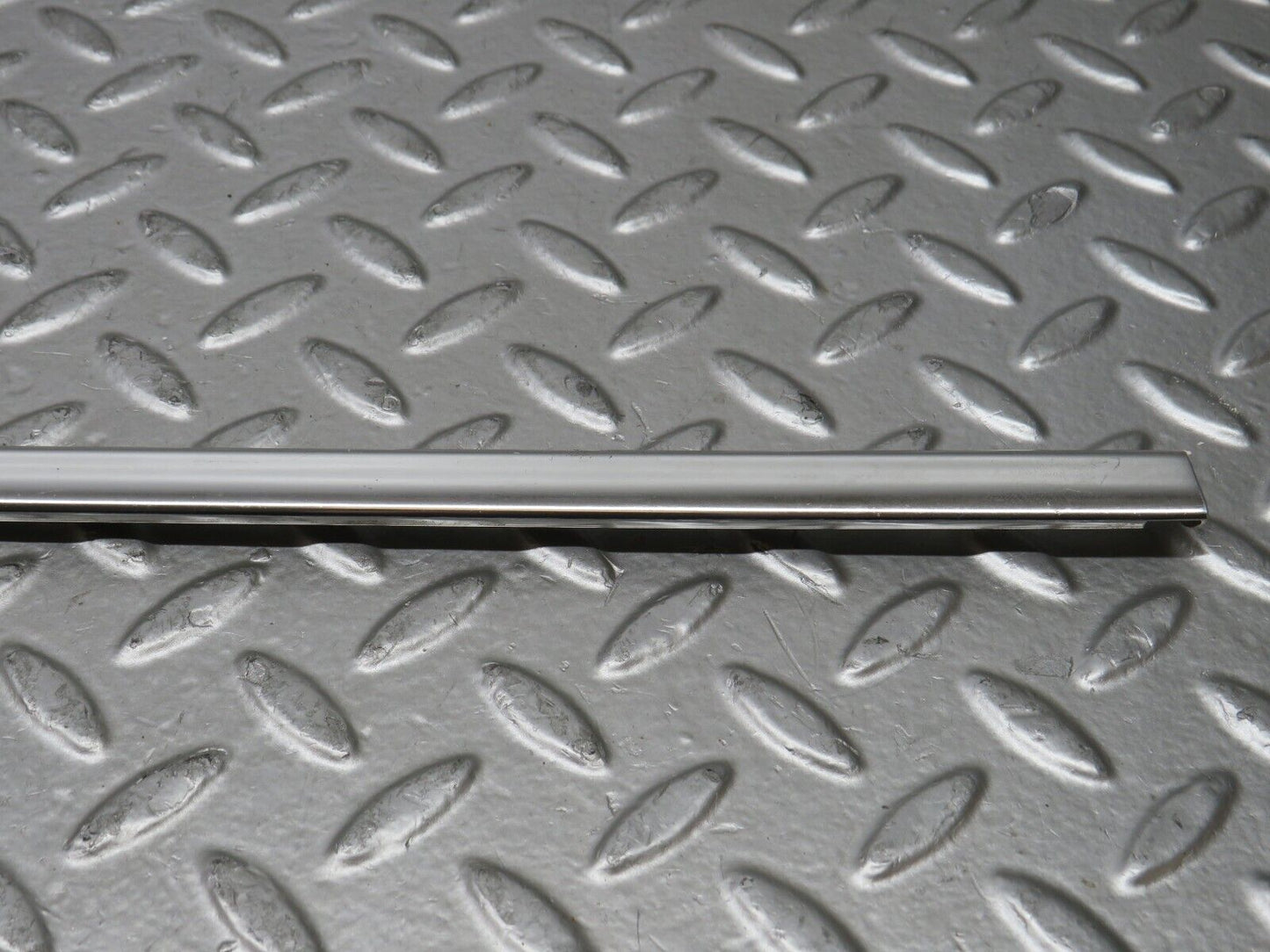 28472 Mercedes-Benz S123 240D Wagon Front Left Door Chrome Moulding Trim