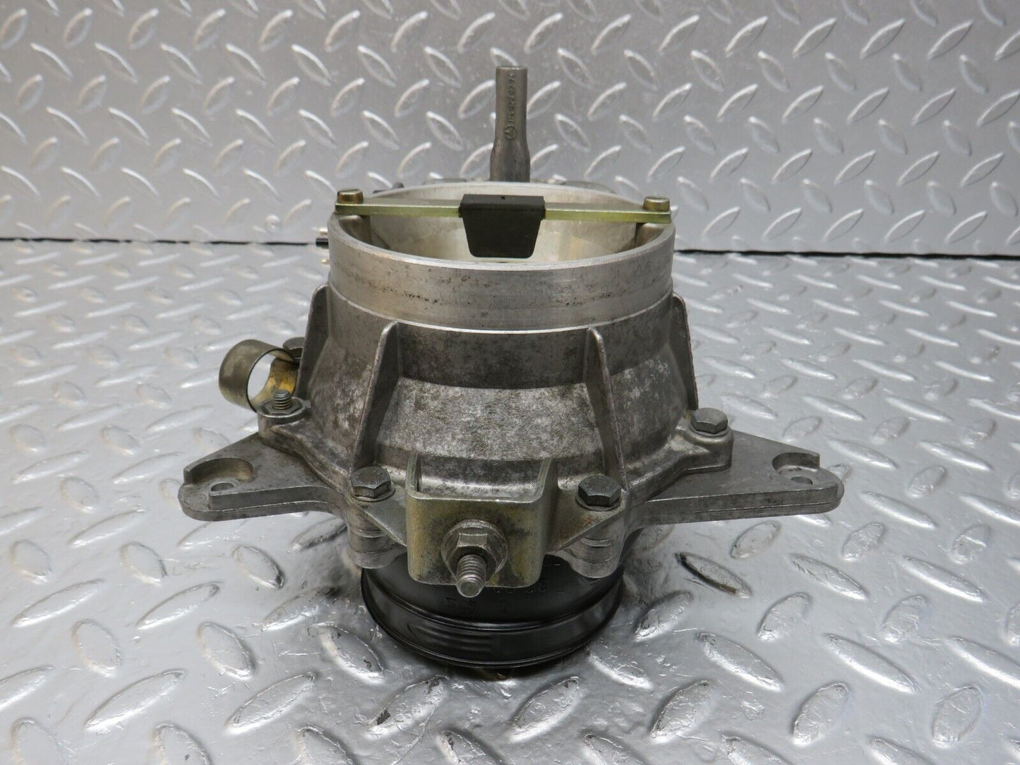 34153 Mercedes-Benz W124 260E Air Flow Mass Meter Sensor Bosch 1031410090