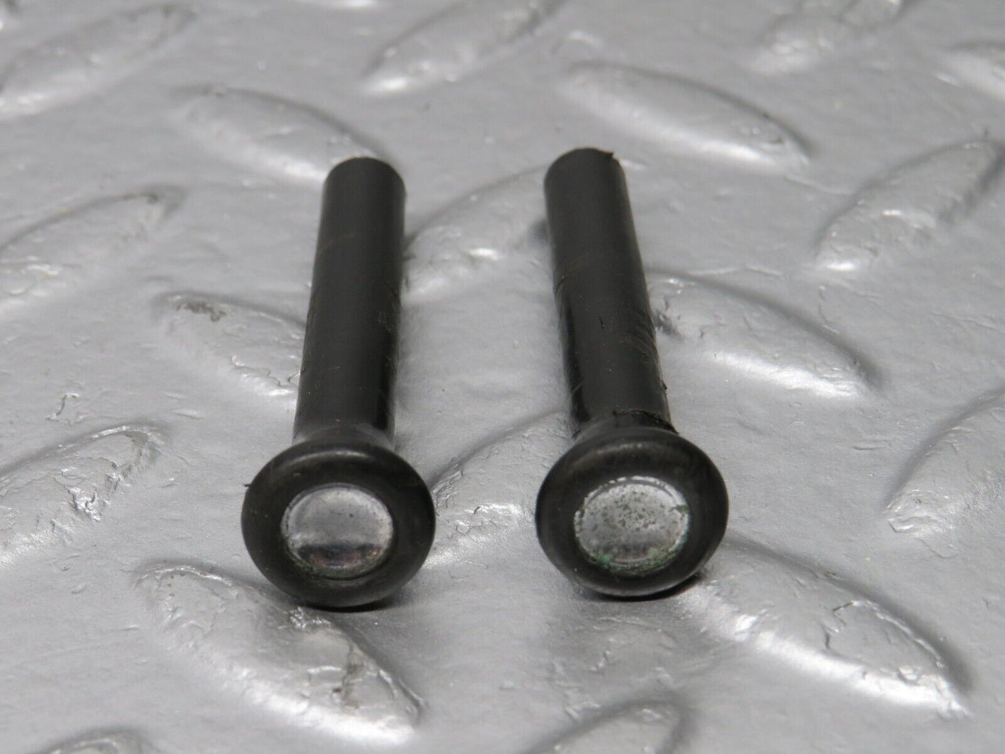 40477 Mercedes-Benz W110 230 Door Lock Knob 2x