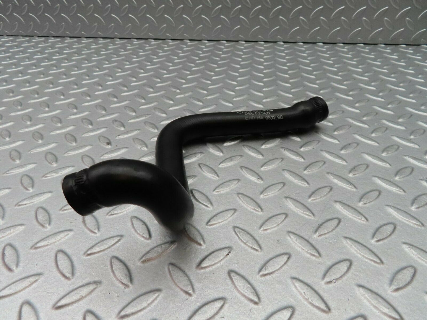 5477 Mercedes-Benz W124 230E Water Hose Pipe 1248329094