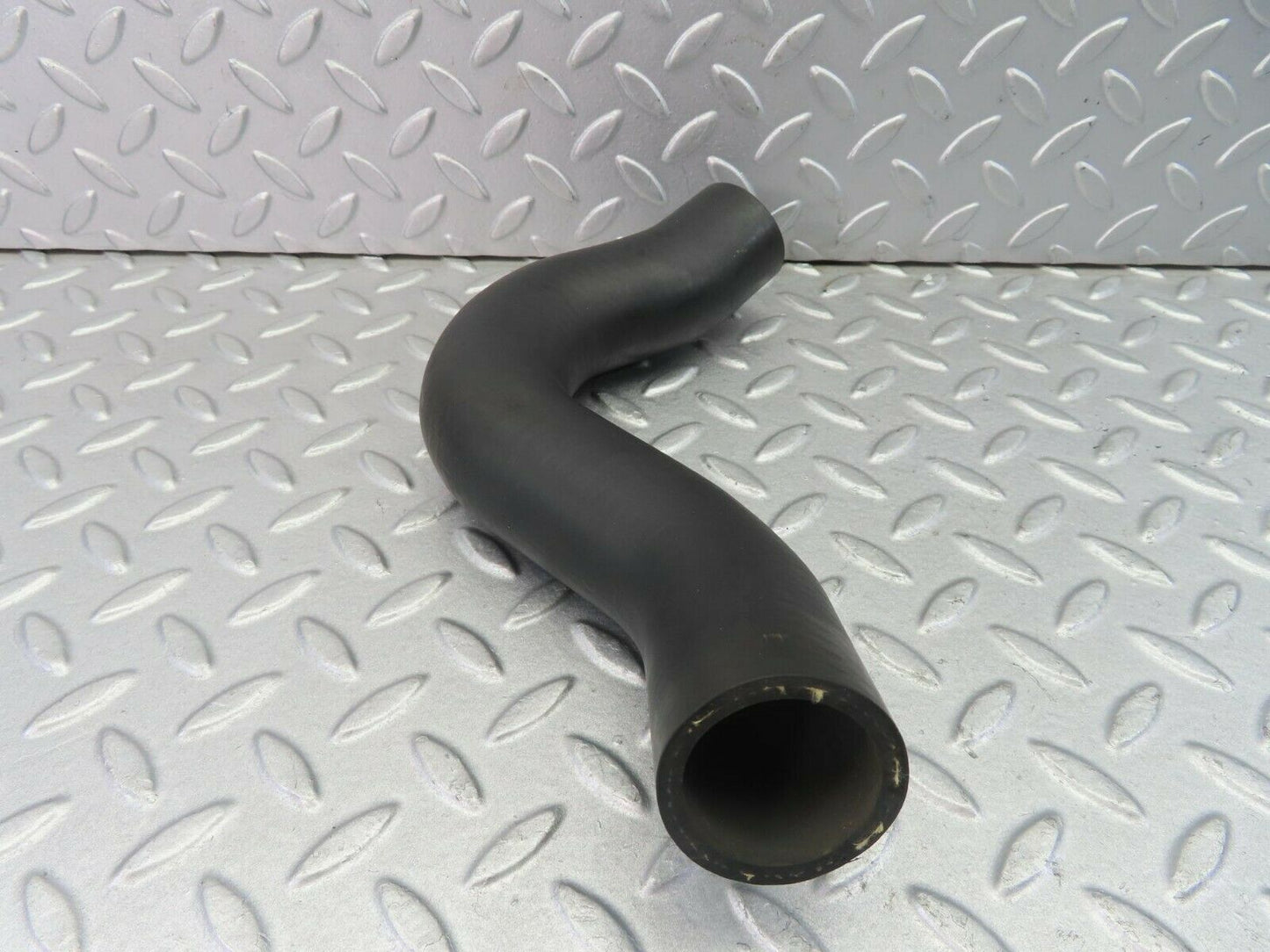 8532 Mercedes-Benz R107 Radiator Hose 1075011082