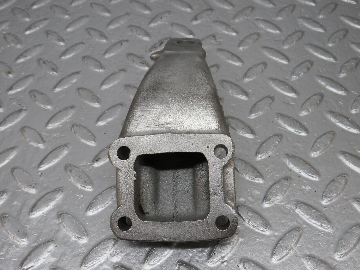 33556 Mercedes-Benz C107 R107 Engine Mount Bracket Left Side 1162232204