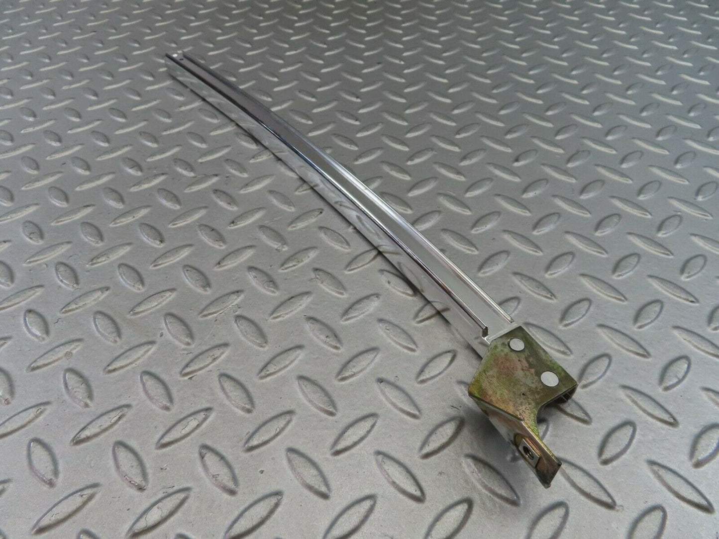 7663 Mercedes-Benz S123 230TE Wagon Rear Right Chrome Window Channel