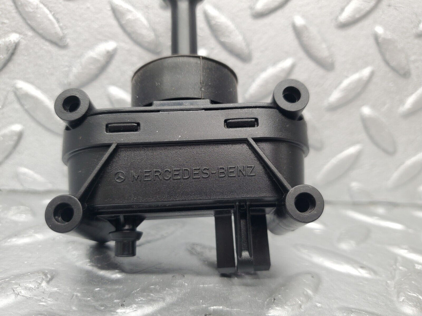 46145 Mercedes-Benz W124 Rear Right Door Lock Vacuum Actuator