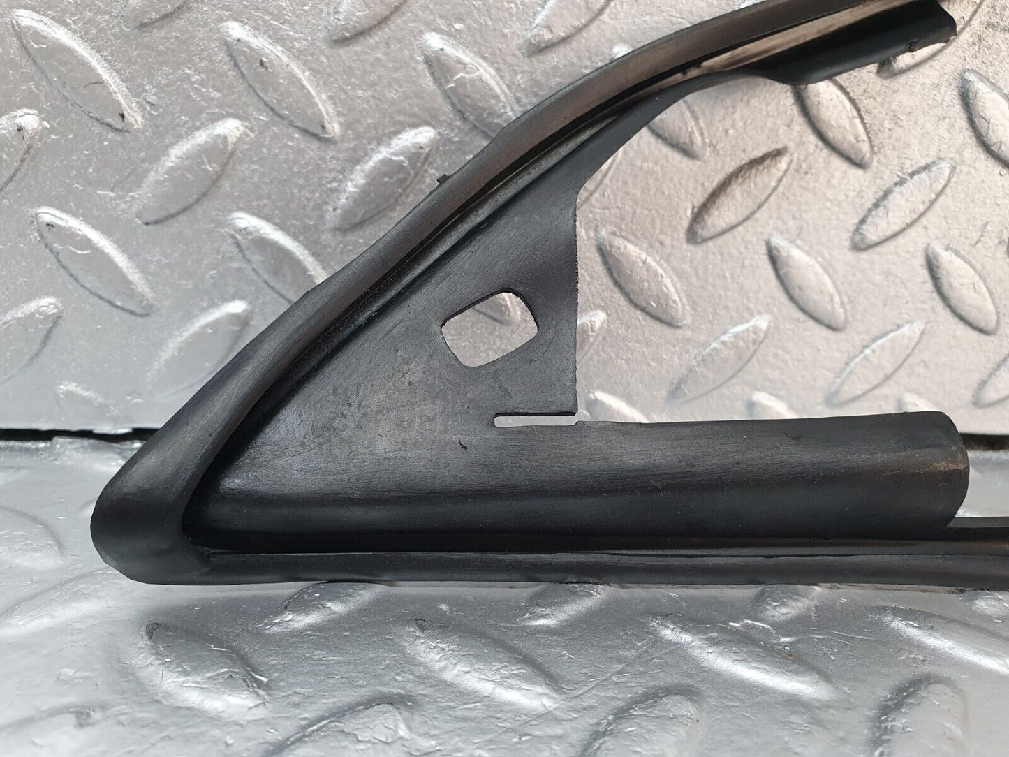 42543 Mercedes-Benz R129 320SL Coupe Left Wing Mirror Inner Rubber Seal