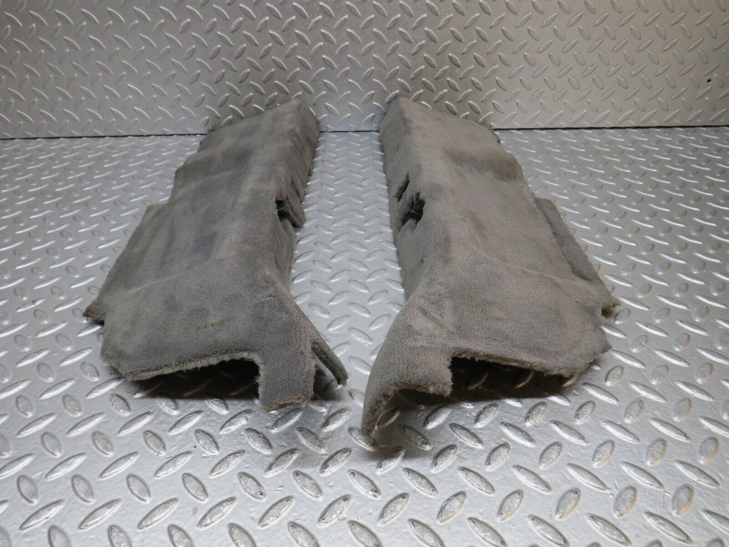 39525 Mercedes-Benz R129 320SL Coupe Rear Floor Cross Member Mat Carpet Grey