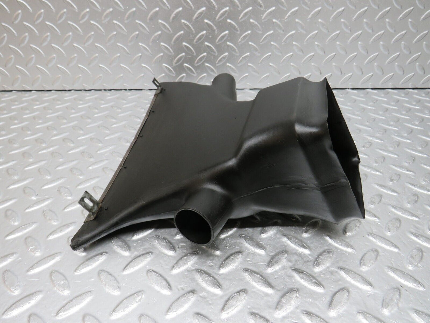 0032 Mercedes-Benz W116 350SE Ventilation Air Duct