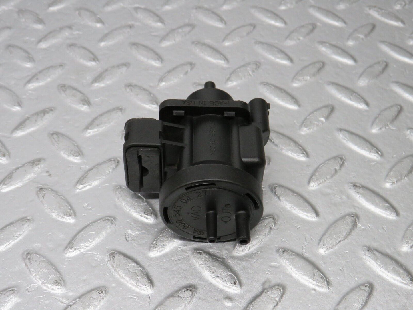 38793 Mercedes-Benz W201 190E 2.6L Vacuum Pressure Converter 0005450427
