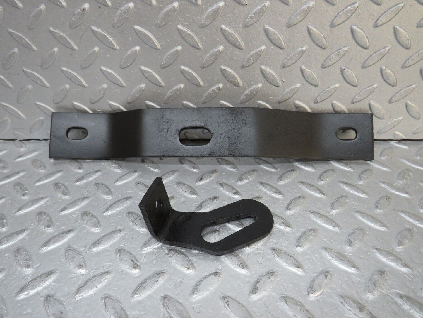 37361 Mercedes-Benz W109 300SEL Front Bumper Bracket Left Side