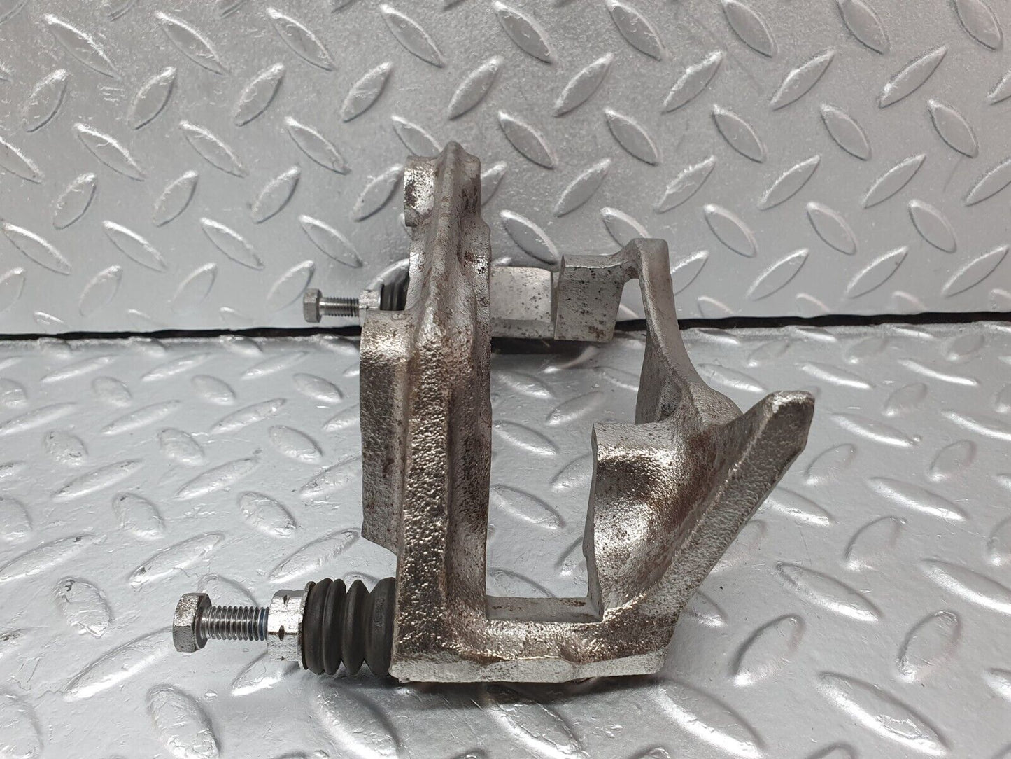 41903 Mercedes-Benz W202 C200 Front Right Brake Caliper Bracket