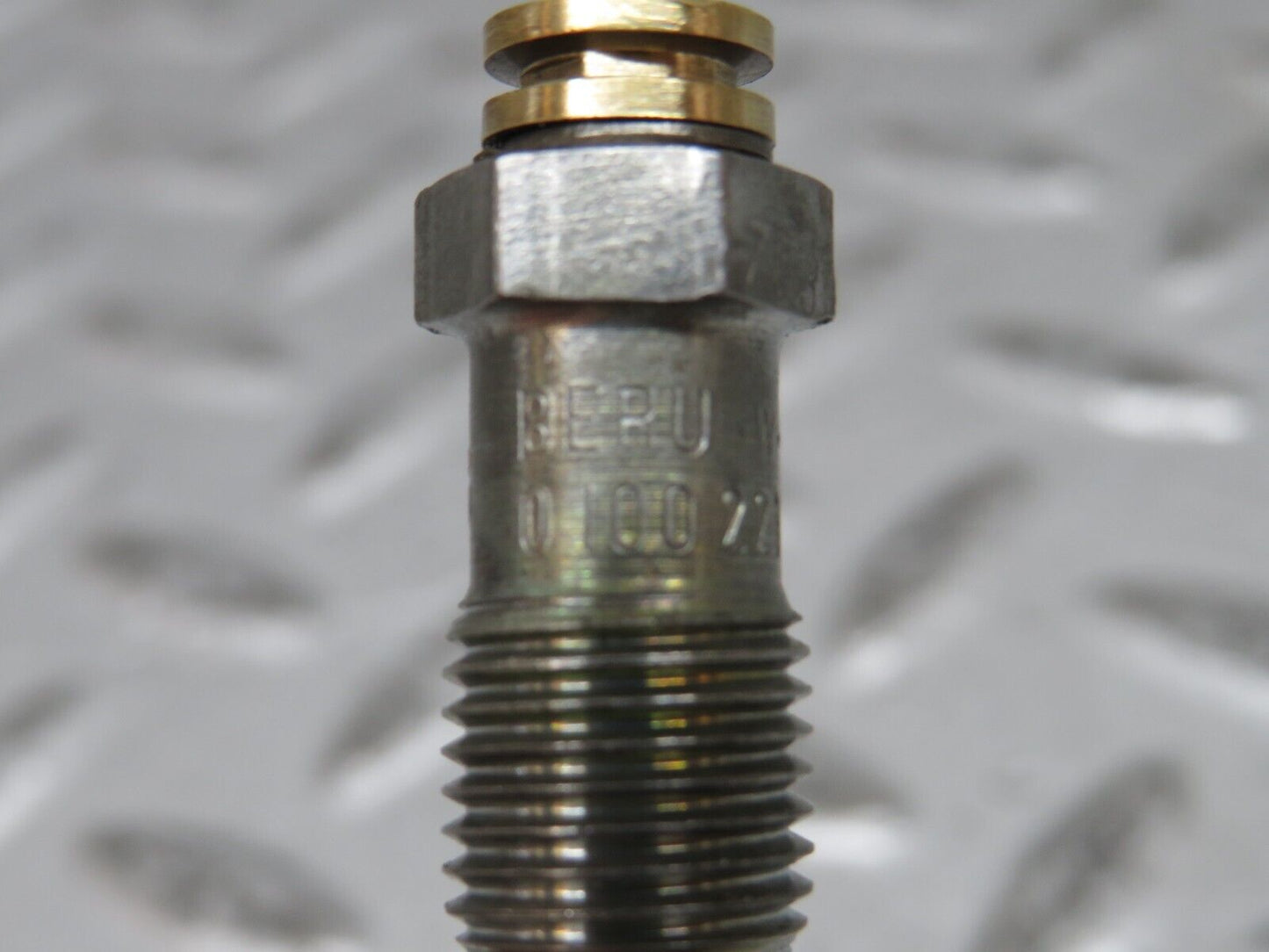 28500 Mercedes-Benz S123 240D Wagon Glow Plug Beru 0100221107