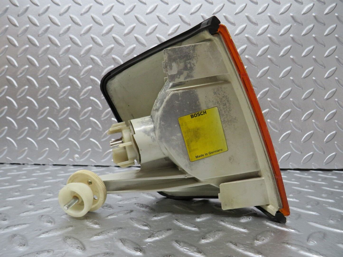 25223 Mercedes-Benz W201 190D Indicator Light Front Left Bosch 1305232911