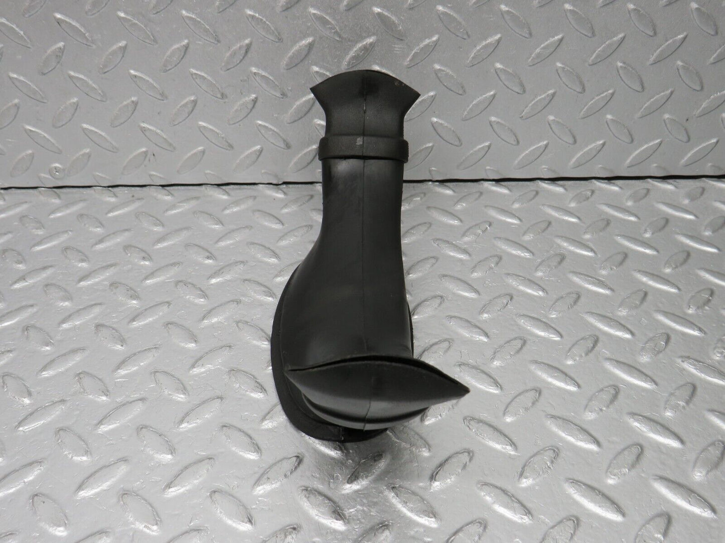 38790 Mercedes-Benz W201 190E 2.6L Heater Water Drain 2018320025
