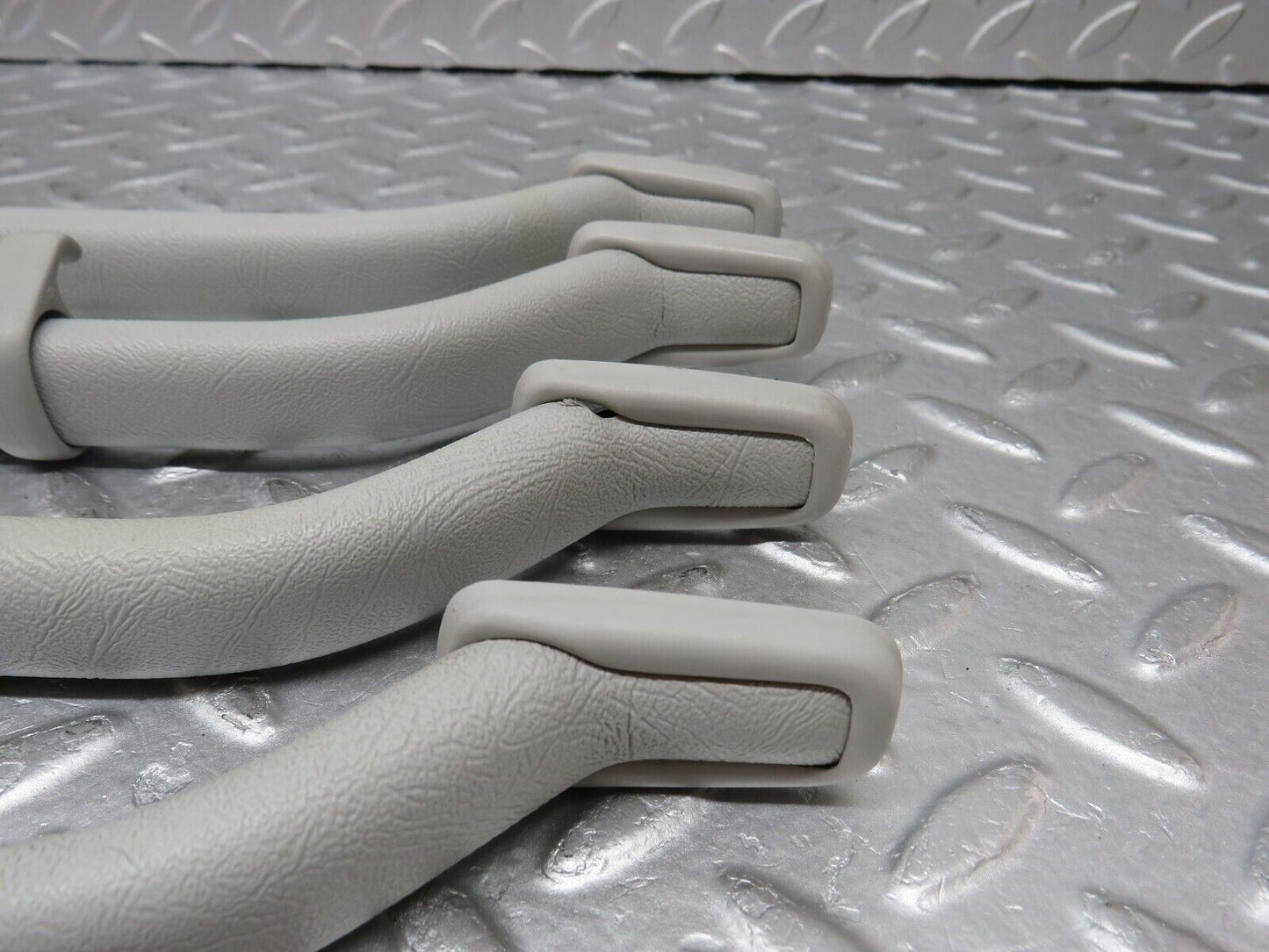36061 Mercedes-Benz W126 420SE Interior Roof Grab Handle Set Grey