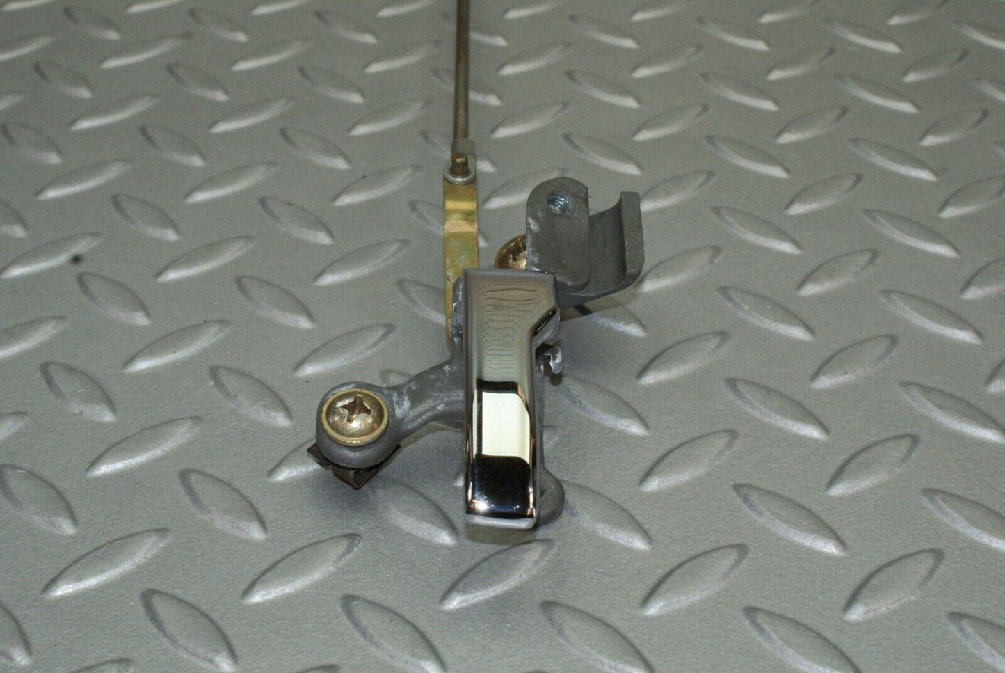 2640 Mercedes-Benz W116 350SE Chrome Door Handle Left 1157660119