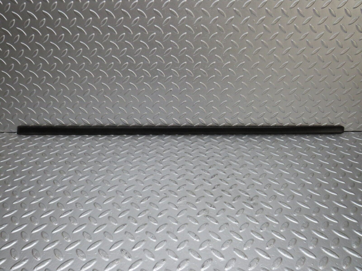33843 Mercedes-Benz W201 190E 2.0L Front Right Door Centre Moulding Trim
