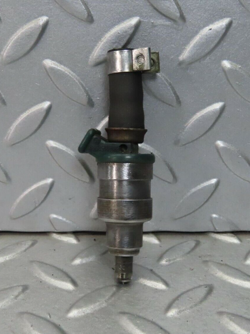 8782 Mercedes-Benz R107 Fuel Injector Bosch 0280150035