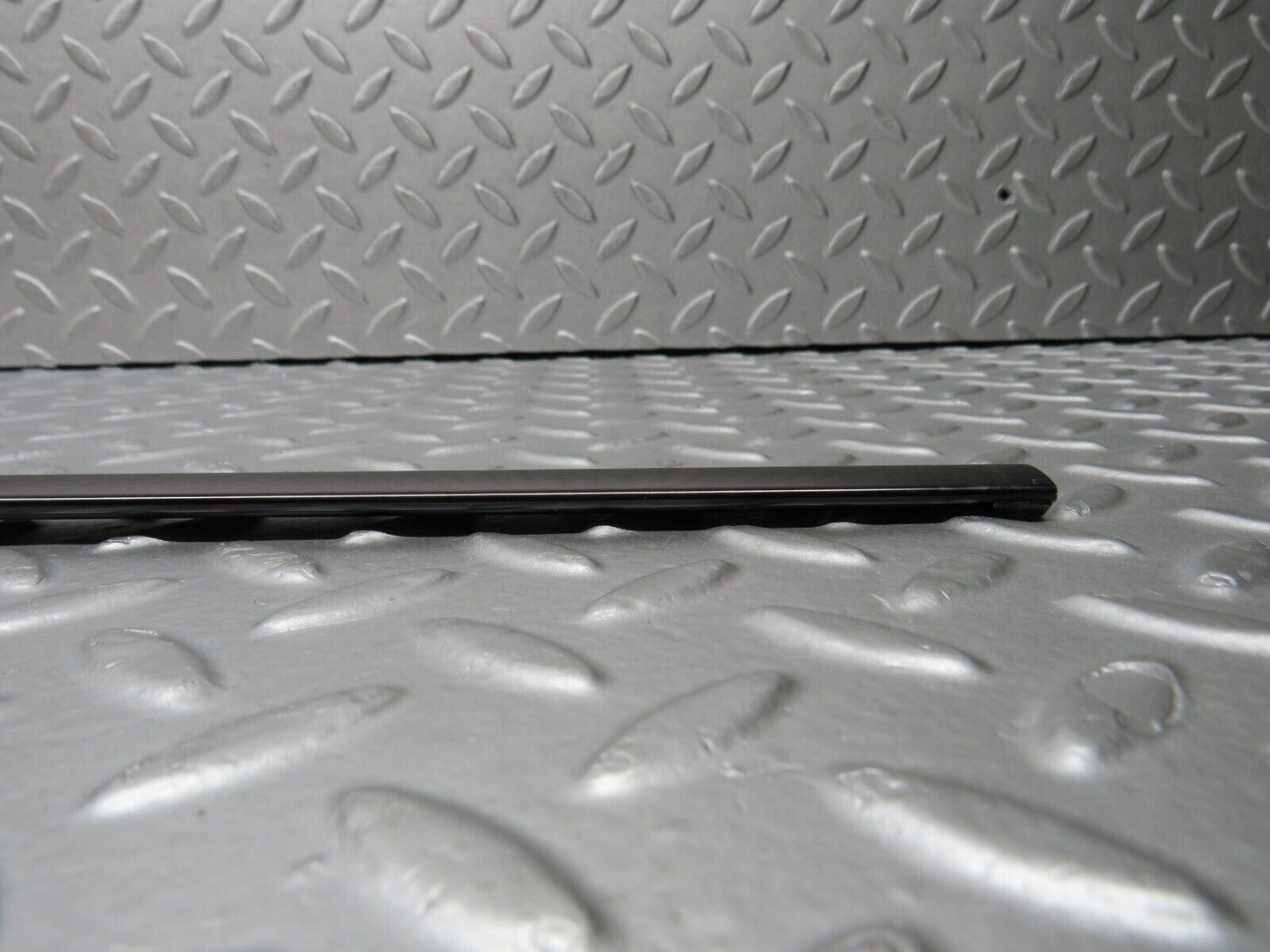 38523 Mercedes-Benz R129 280SL Coupe Right Door Window Moulding Trim