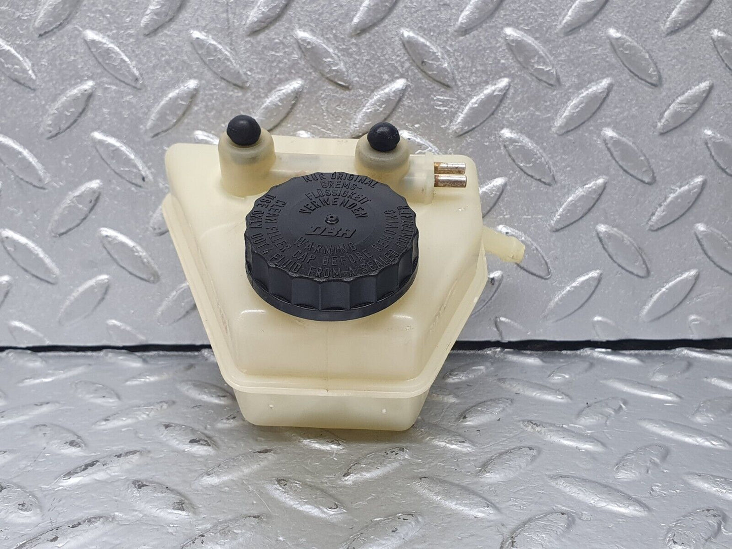42768 Mercedes-Benz W201 190 Brake Fluid Reservoir Tank DBA