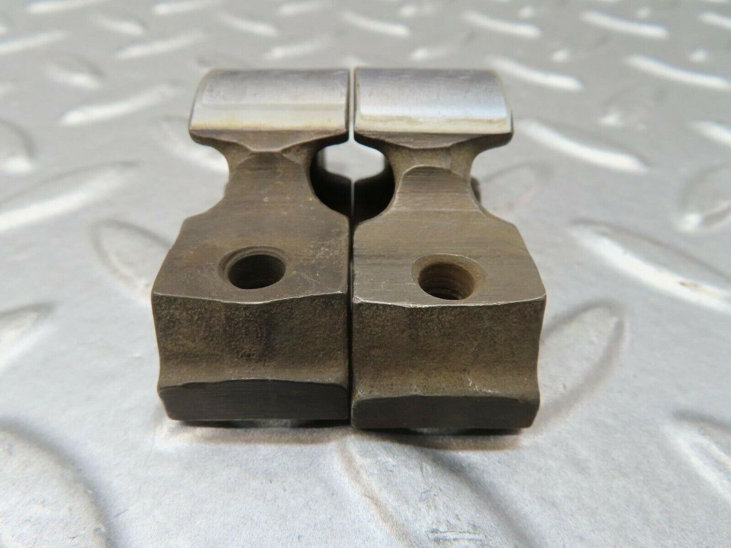 15700 Mercedes-Benz R107 450SL Valve Rocker Arm With Valve Tappet Pair