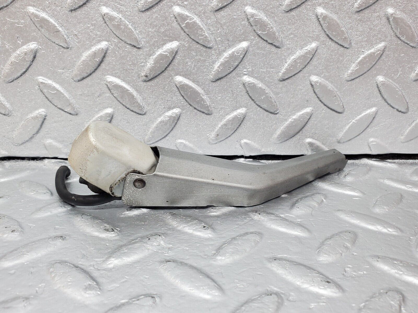 45818 Mercedes-Benz W126 420SE Headlight Wiper Arm Bosch Left Side