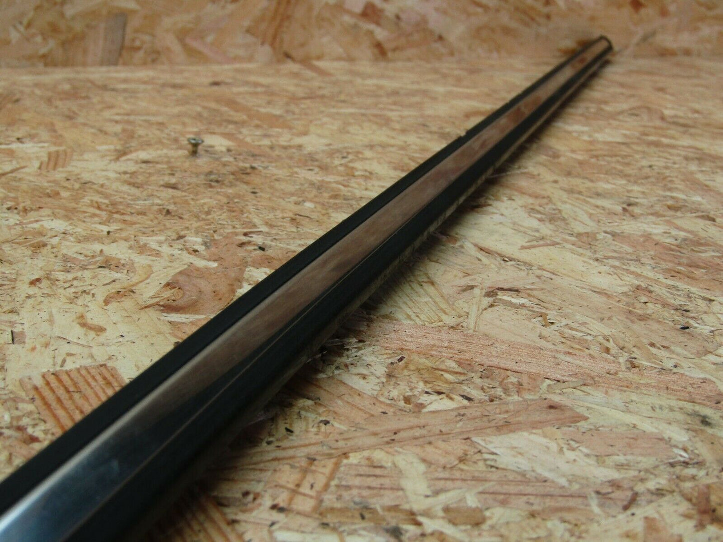 2174 Mercedes-Benz W123 230E Front Right Door Chrome Trim