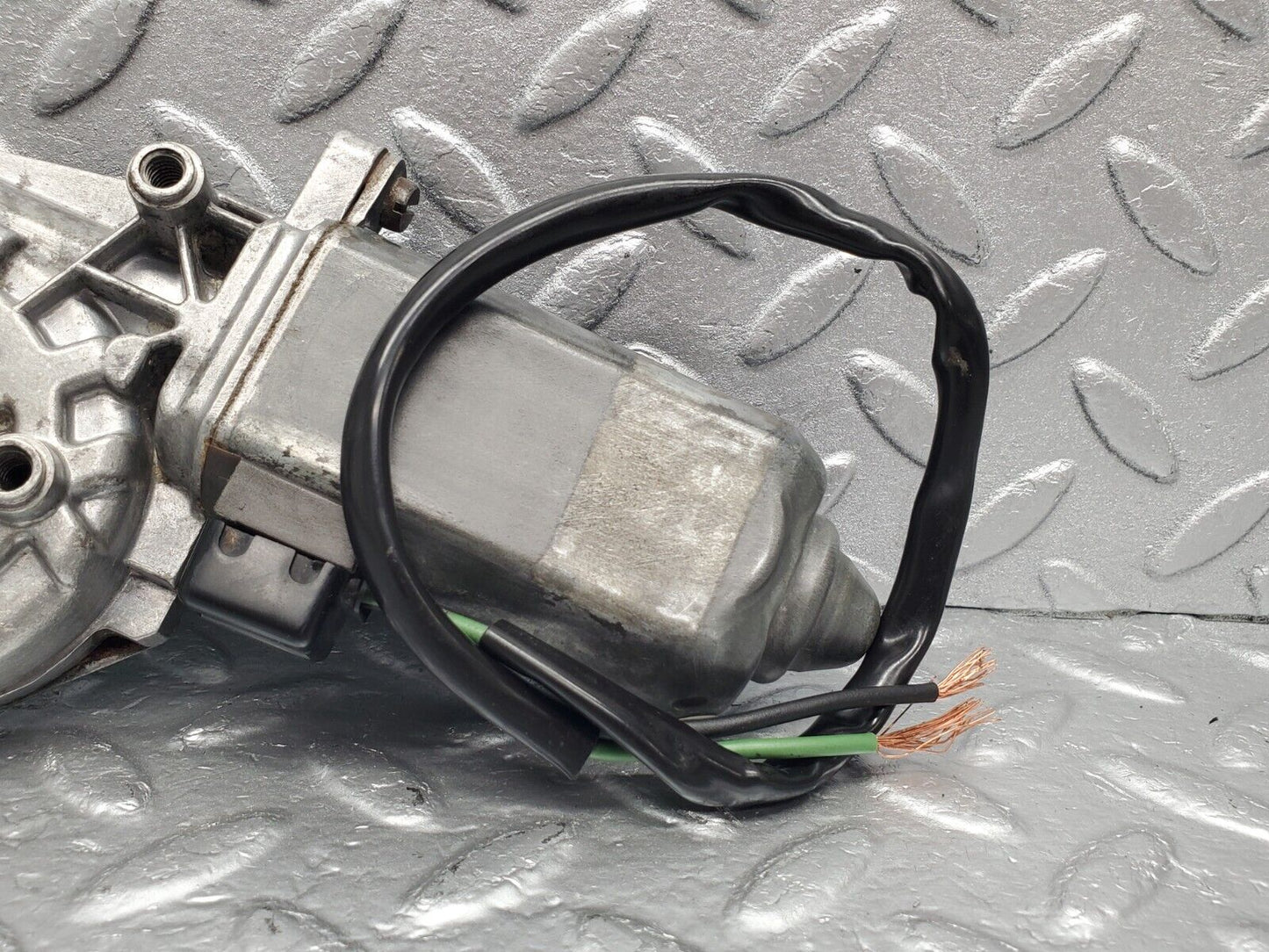 46380 Mercedes-Benz C123 280CE Coupe Rear Right Window Regulator Motor 0130821021