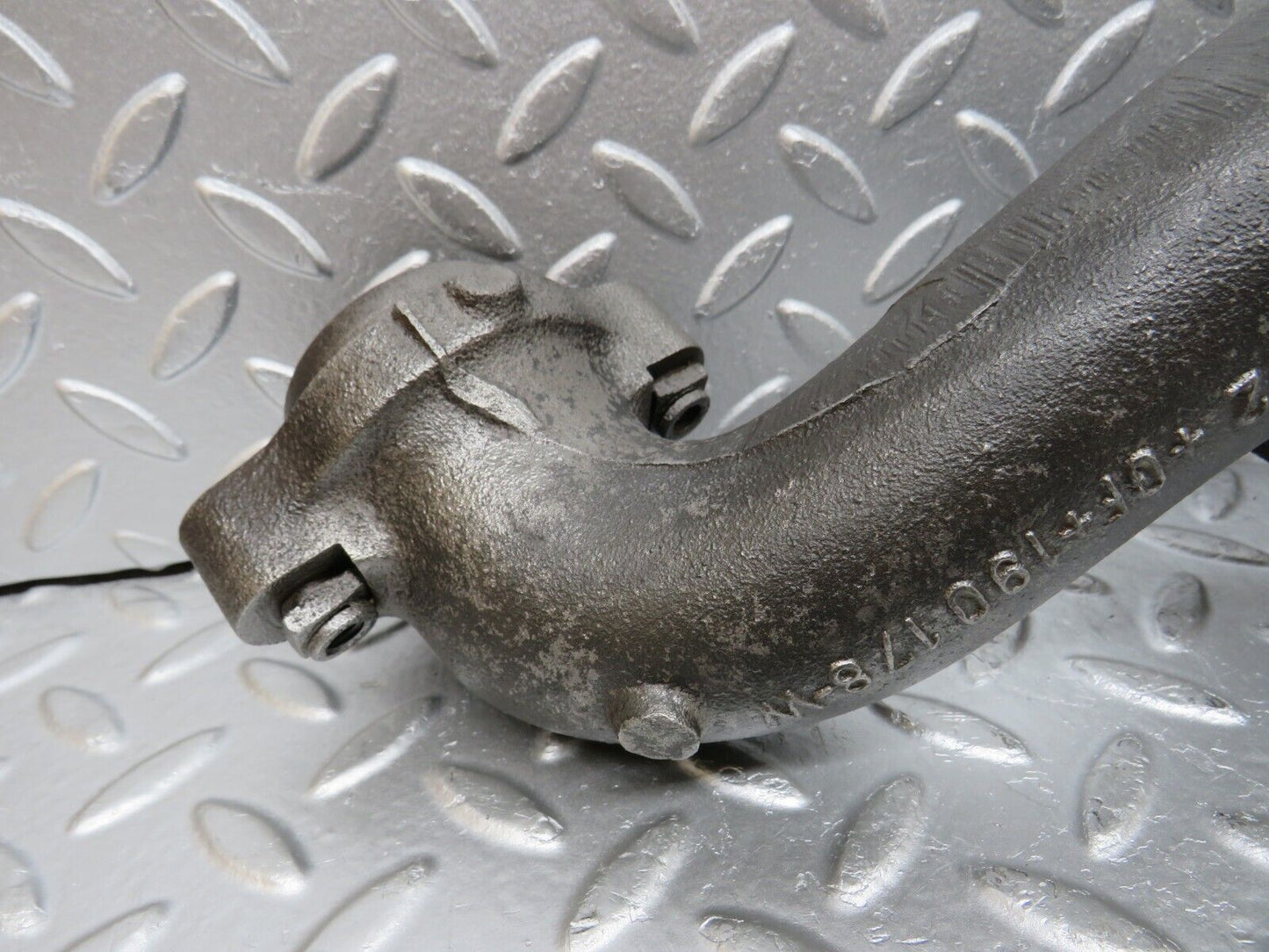33119 Mercedes-Benz W126 380 V8 Exhaust Manifold Left 1161422302 1161422902