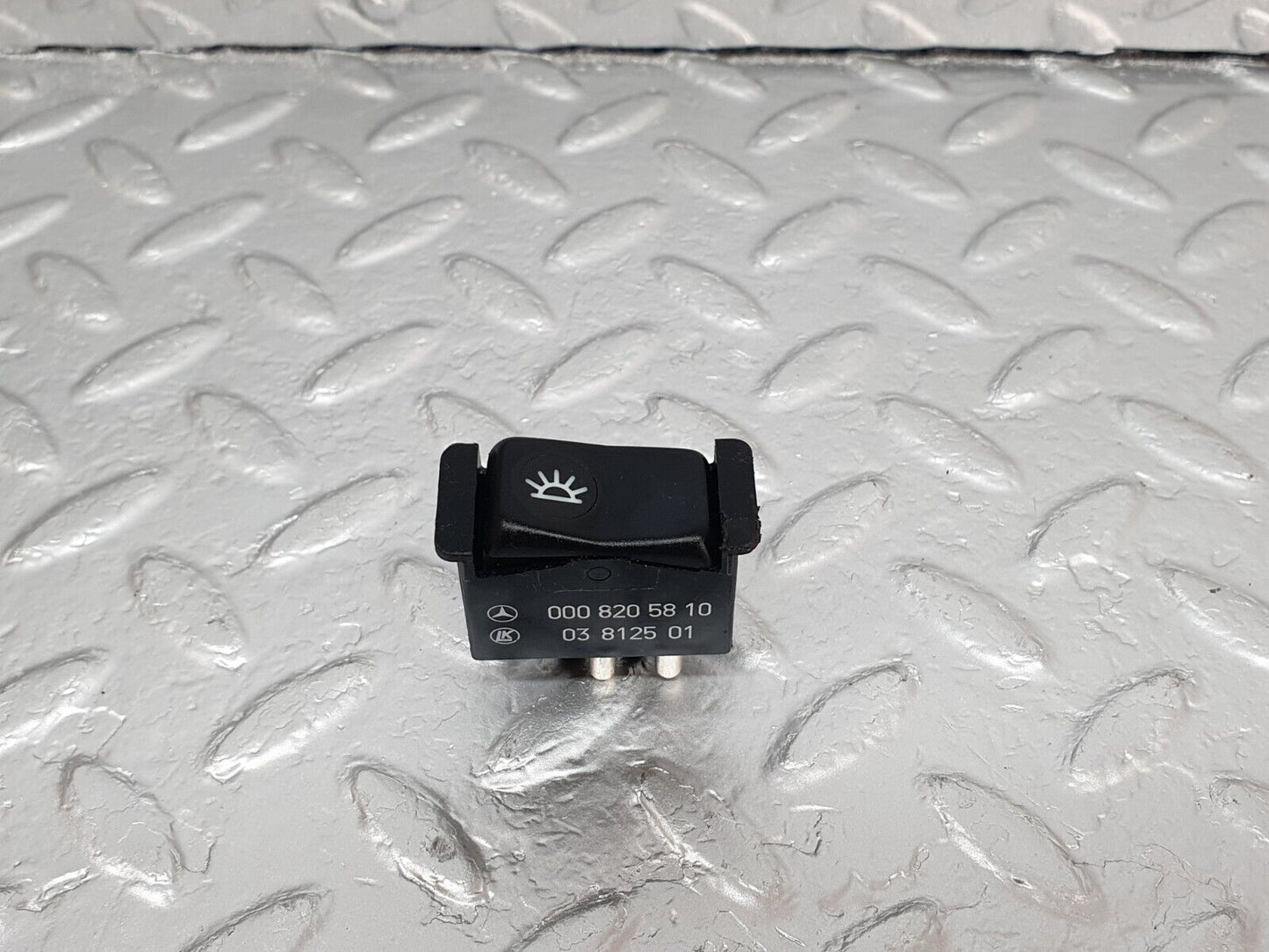 42958 Mercedes-Benz W201 190 Interior Dome Light Switch 0008205810