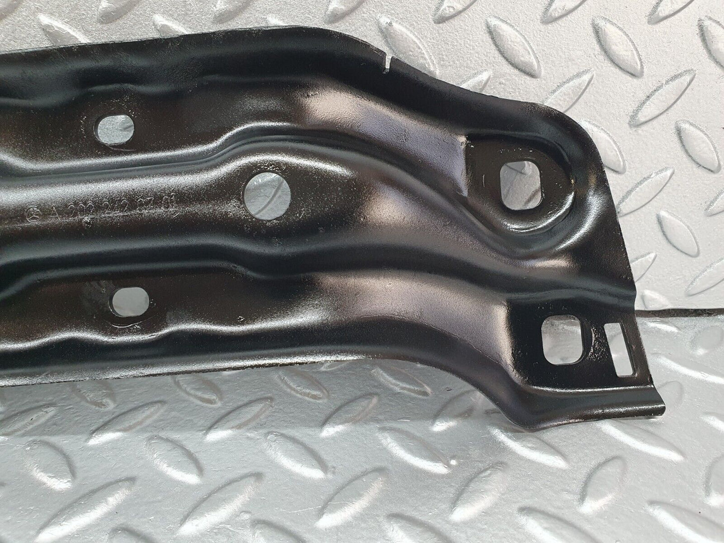 41950 Mercedes-Benz W202 C200 Gearbox Mount Bracket 2022420701