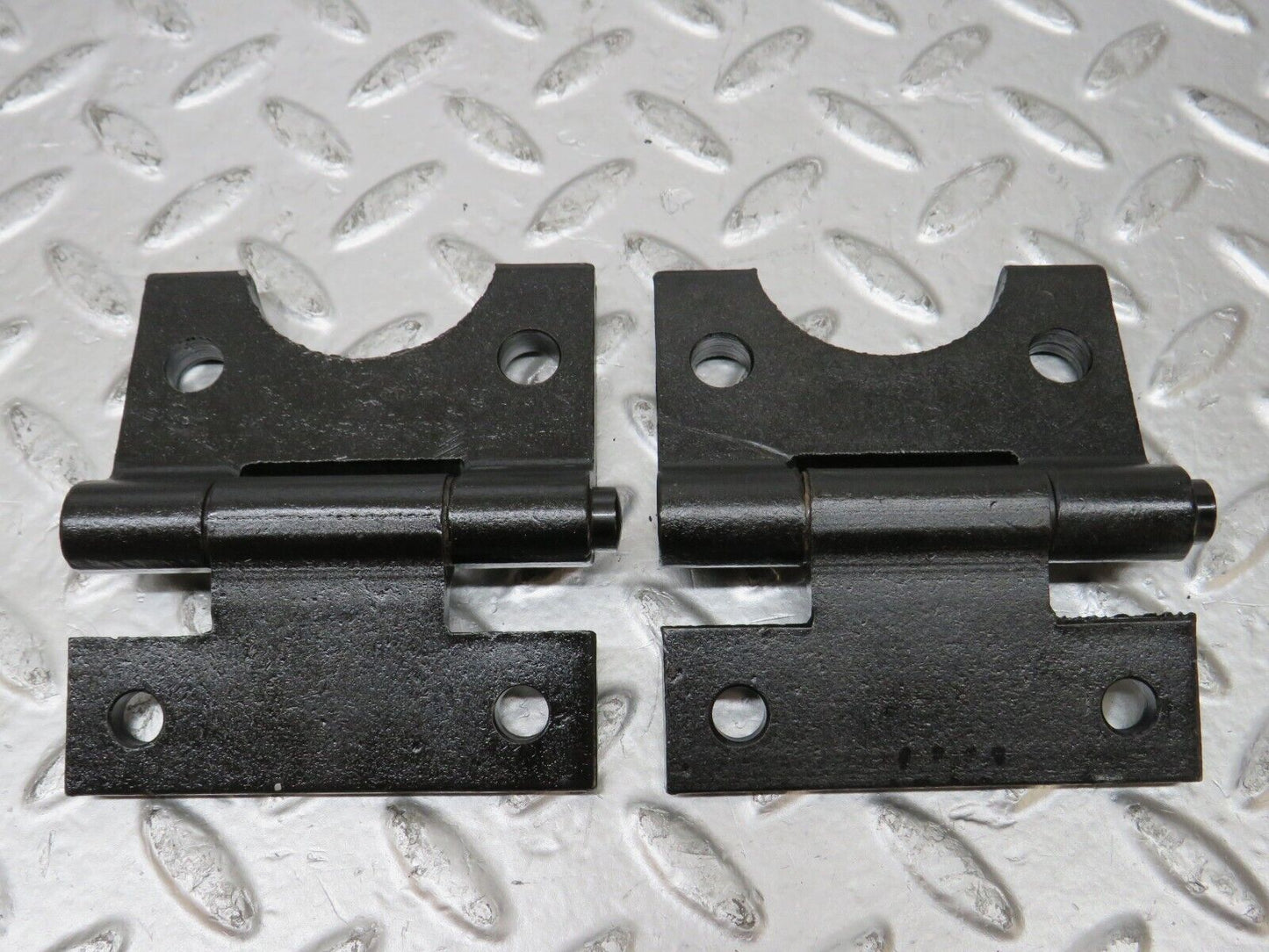26280 Mercedes-Benz W116 450SE Door Hinge Left Side