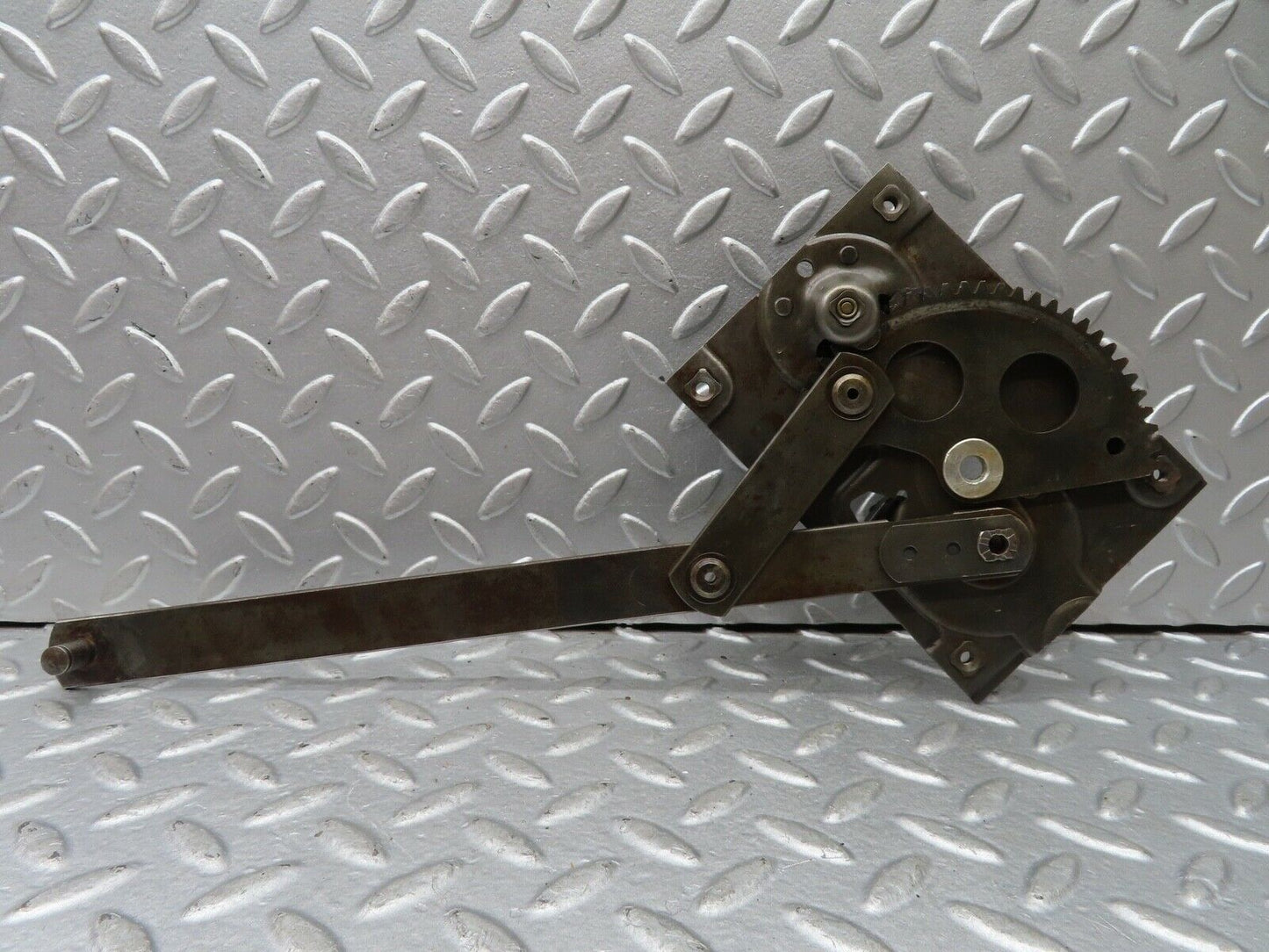 18823 Mercedes-Benz W121 190b Ponton Front Right Manual Window Regulator