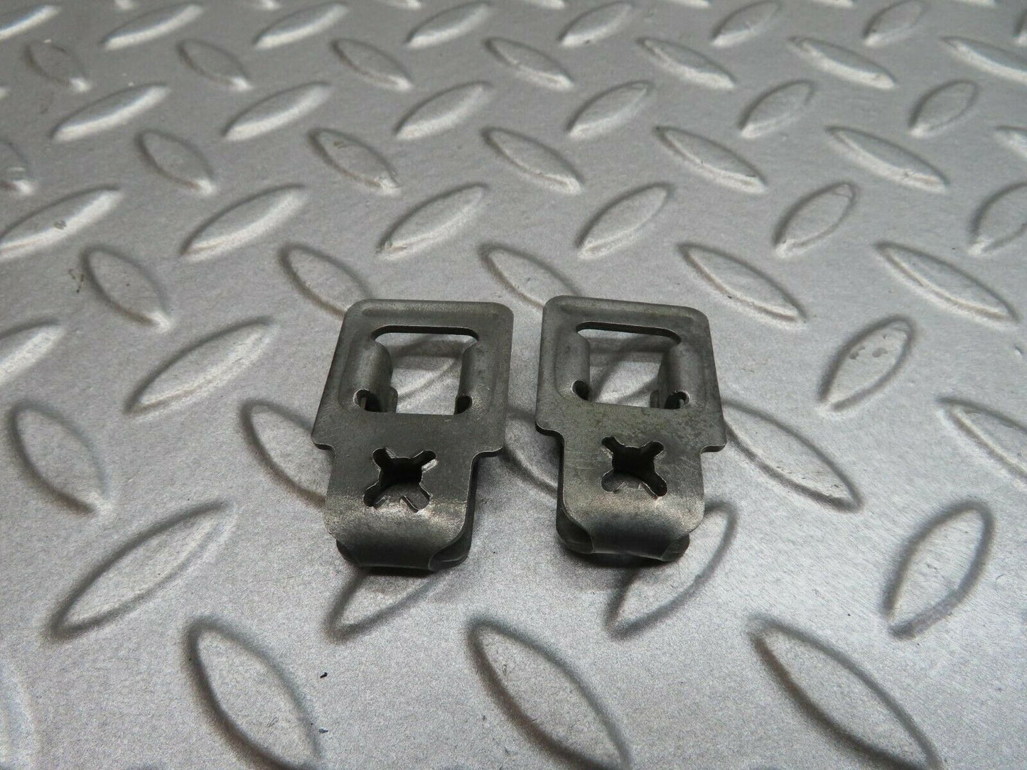12174 Mercedes-Benz R129 300SL Coupe Fuel Injector Bracket