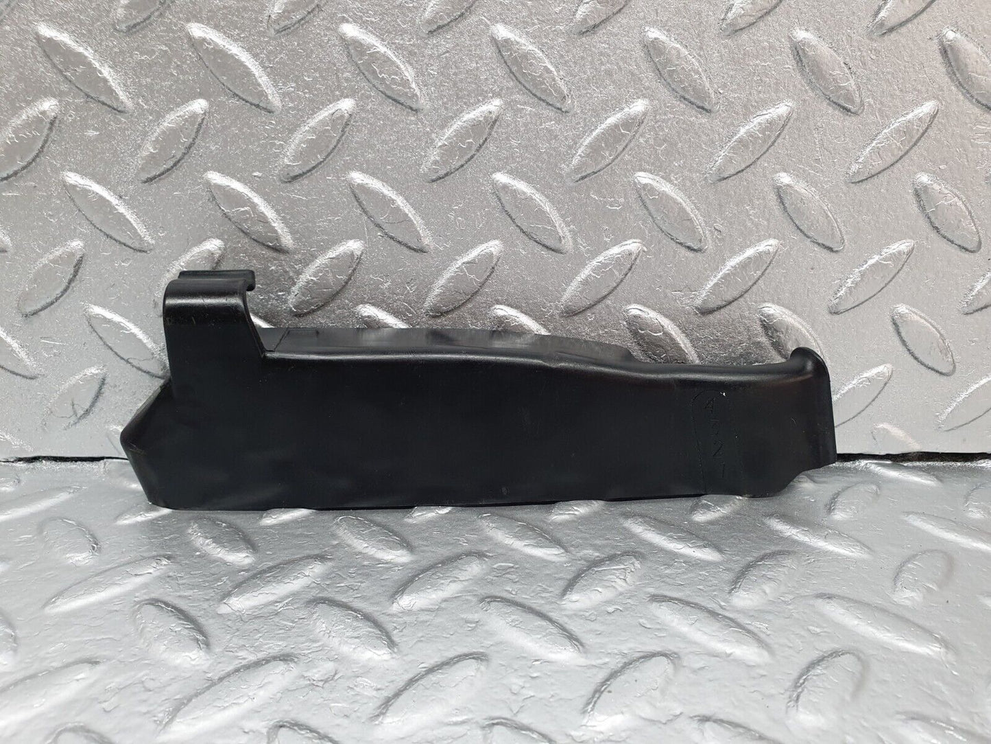 42940 Mercedes-Benz W201 190 Ignition Wire Cover 1021591940