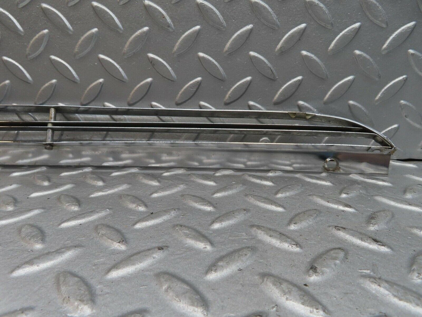 12654 Mercedes-Benz W111 220SE Air Intake Chrome Grill