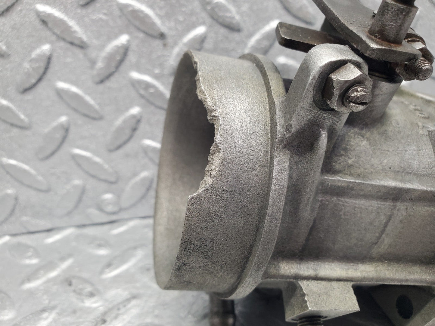 W112 throttle body valve used OEM